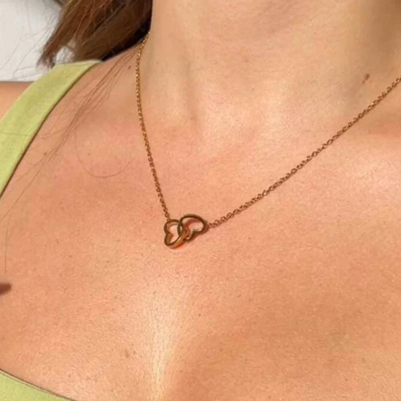 Collar personalizado con dos corazones y grabado – dos nombres