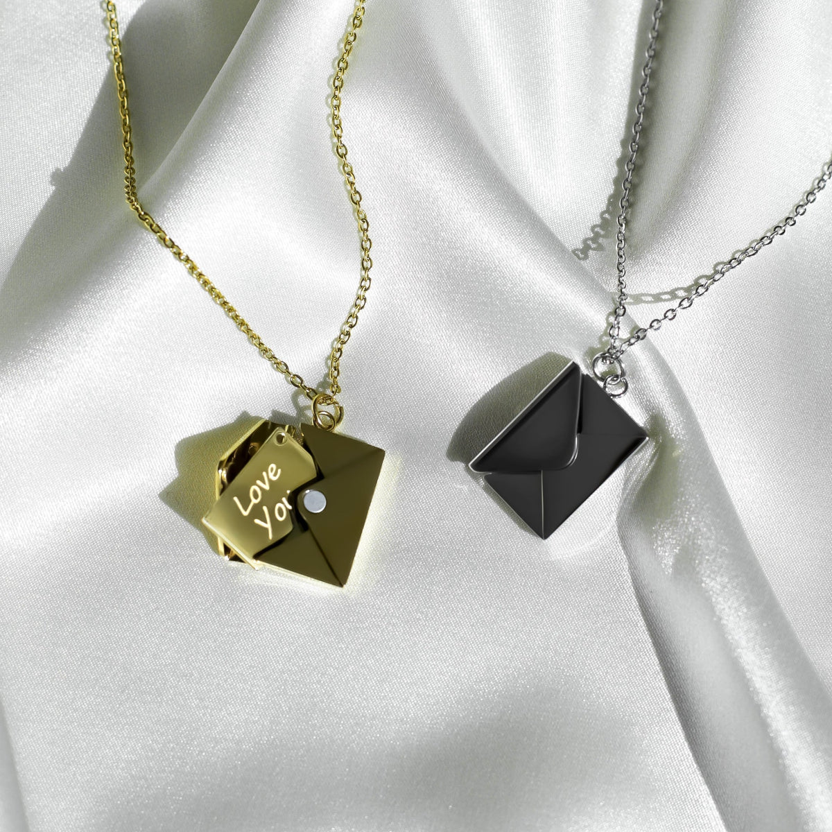 Collar personalizado con sobre y grabado – Mensaje secreto