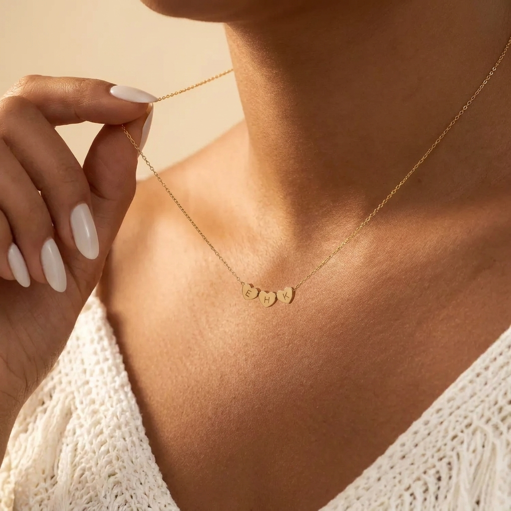 Collar personalizado en forma de corazón con iniciales
