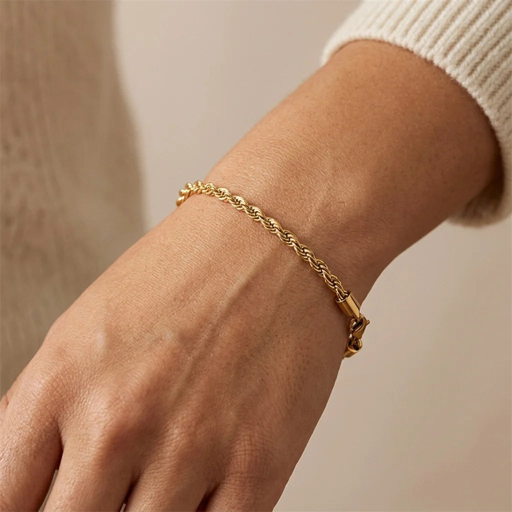 Pulsera chapada en oro con tejido retorcido – oro de 14 quilates