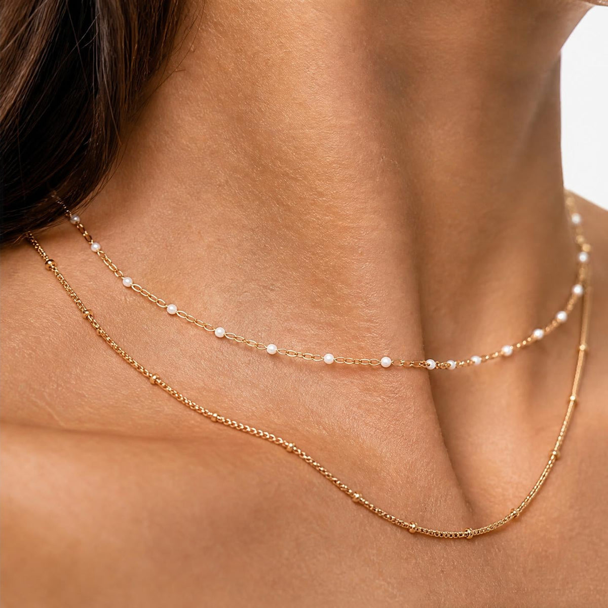 Collar de capas con doble cadena y abalorios