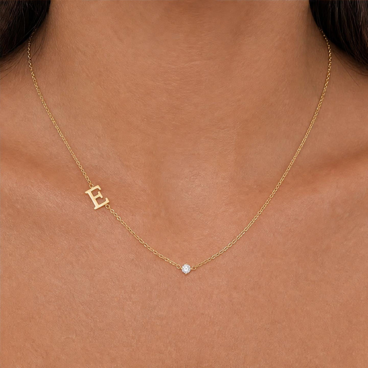 Collar con inicial y circonitas