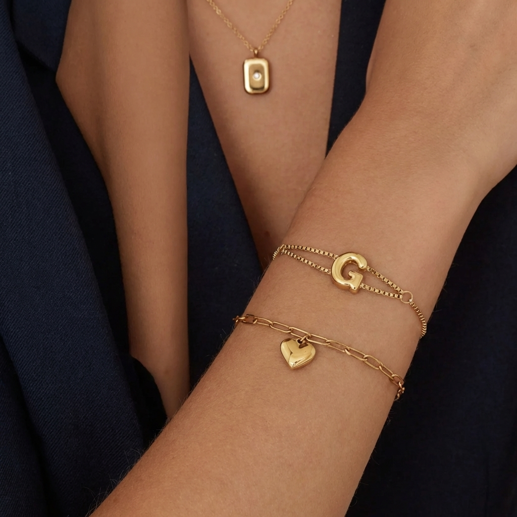 Pulsera con inicial estilo bubble