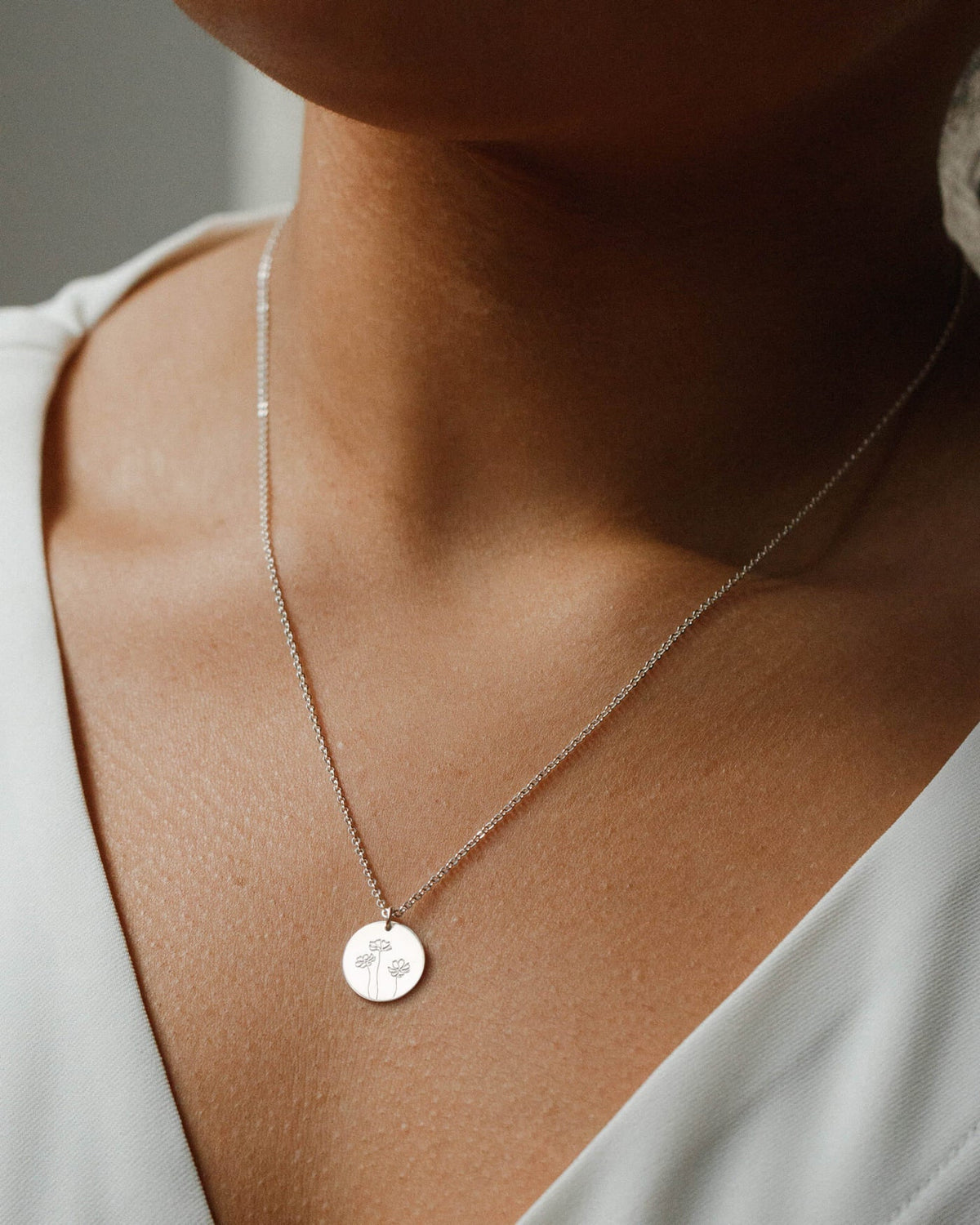 Collar con flor de nacimiento – Flor del mes personalizada
