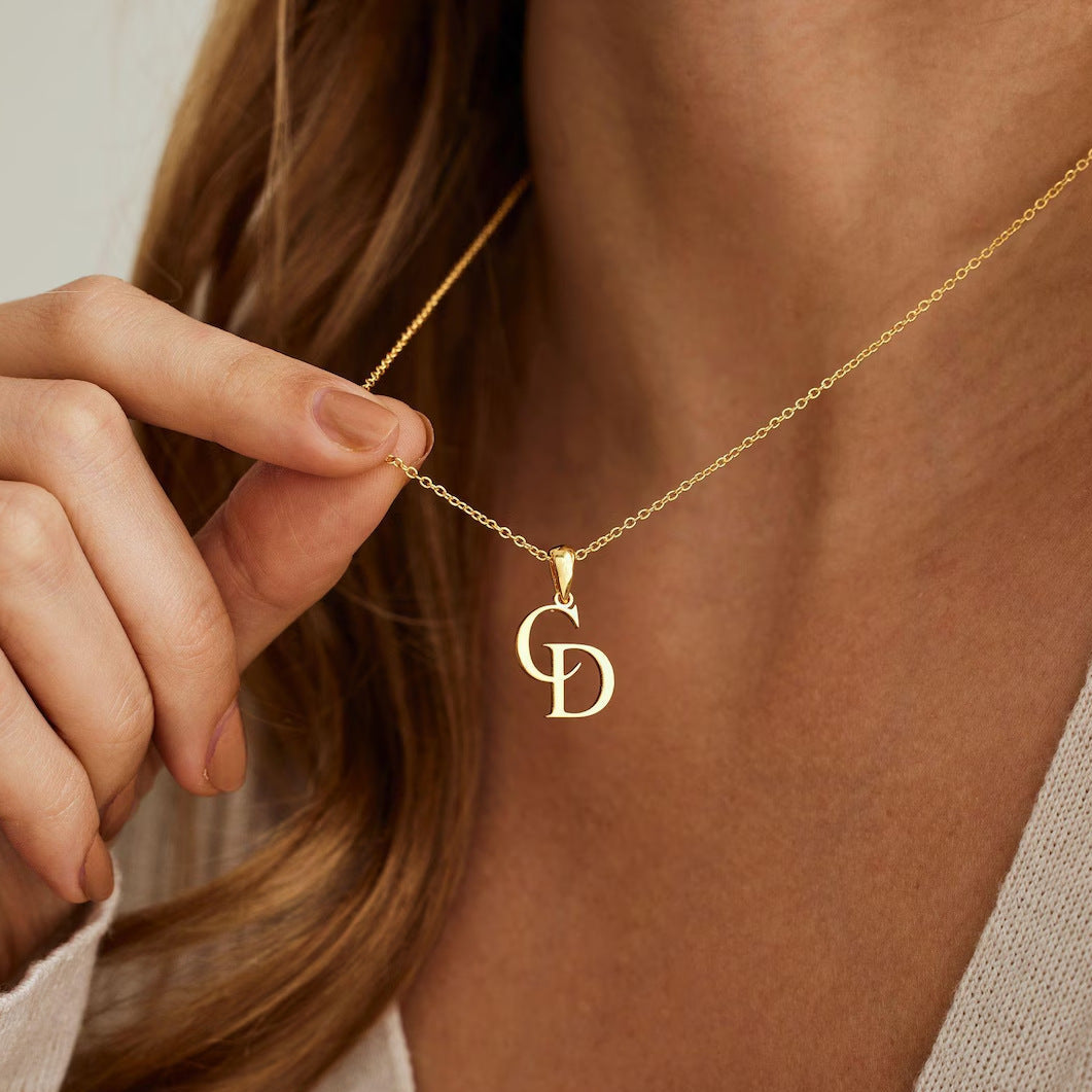 Collar personalizado con iniciales – letras entrelazadas con monograma