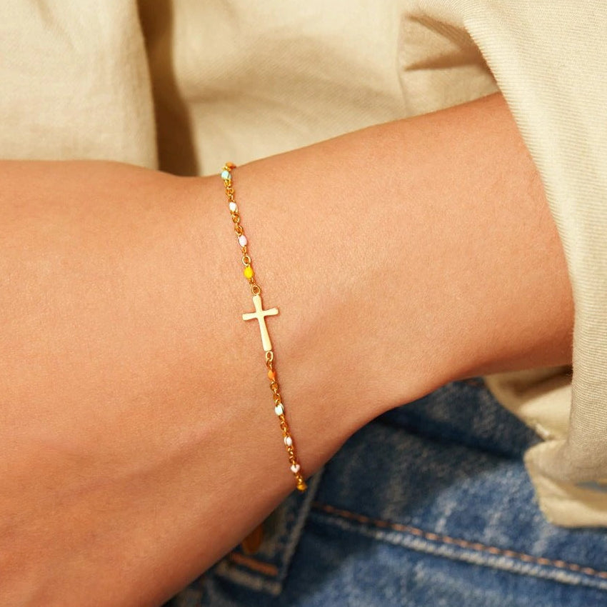 Pulsera con Cruz y Cuentas de Colores – Dorada y Plateada