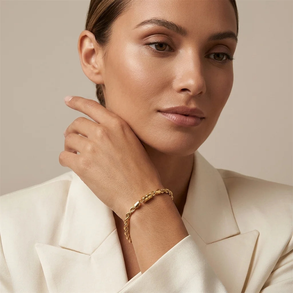 Pulsera chapada en oro con tejido retorcido – oro de 14 quilates