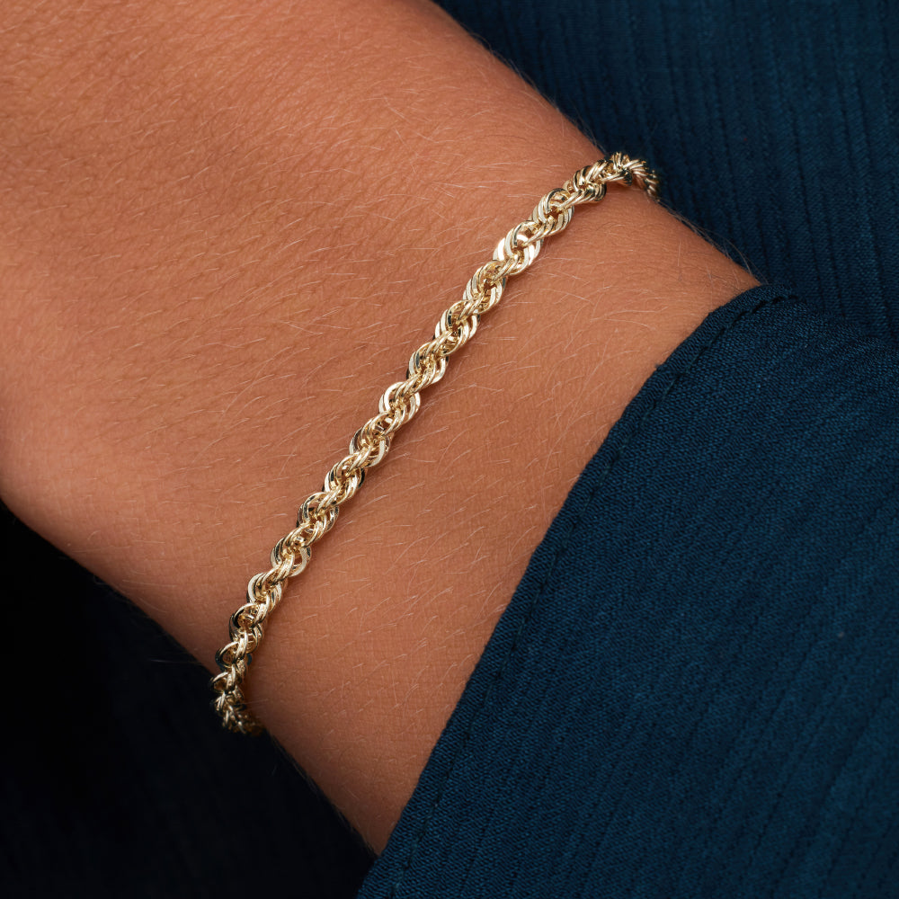Pulsera chapada en oro con tejido retorcido – oro de 14 quilates