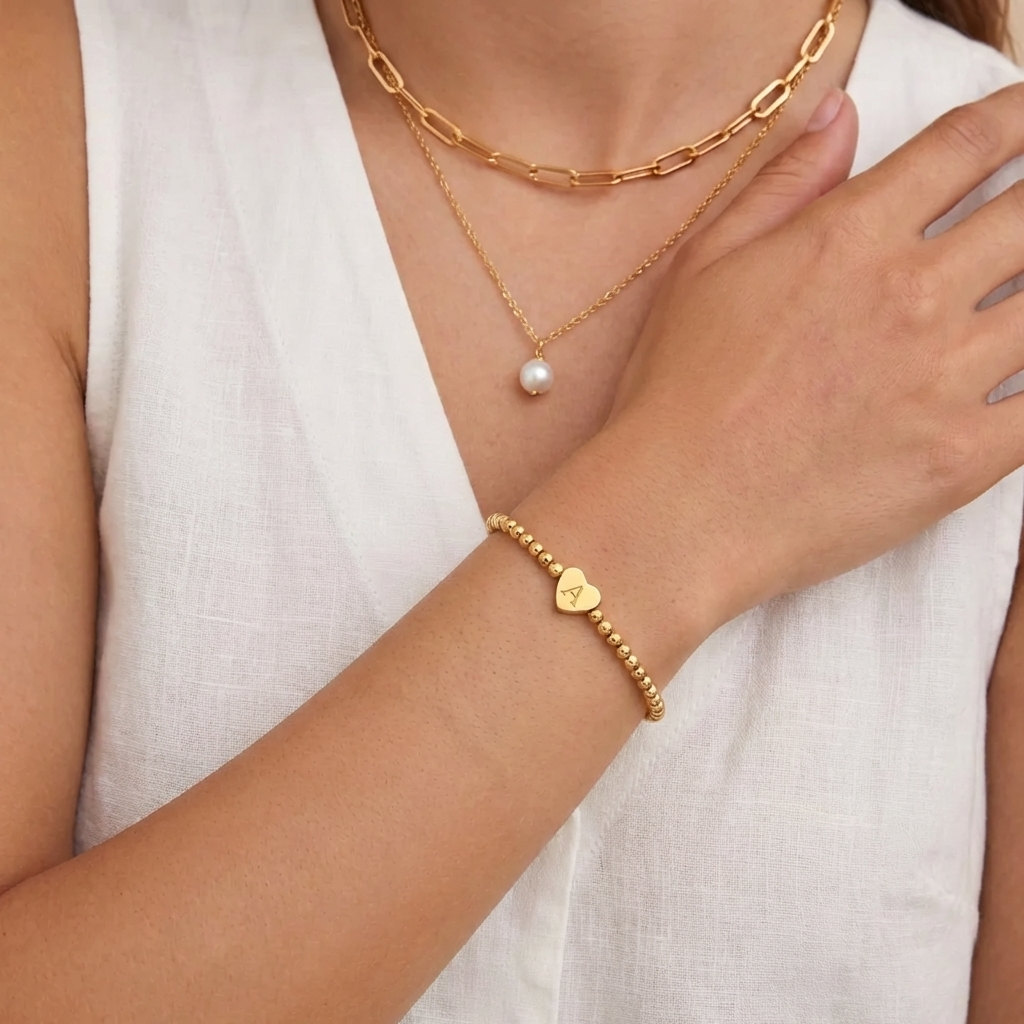 Pulsera de cuentas con inicial grabada