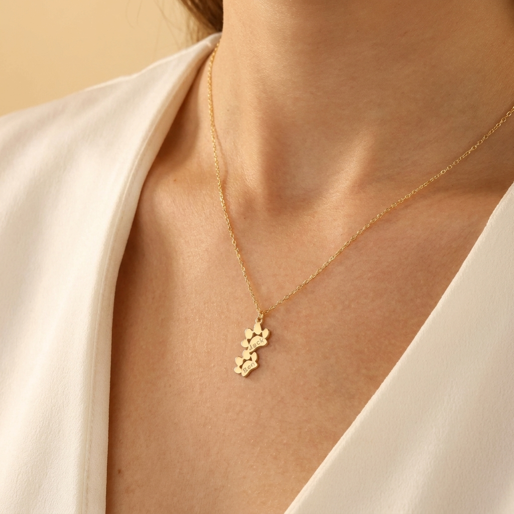 Collar personalizado en forma de huella con nombre