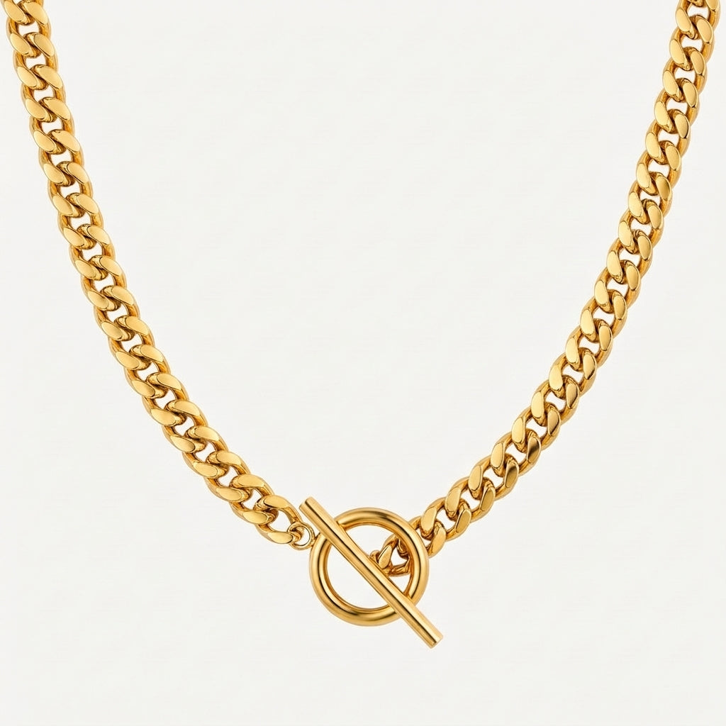 Collar con cadena llamativa y cierre tipo toggle