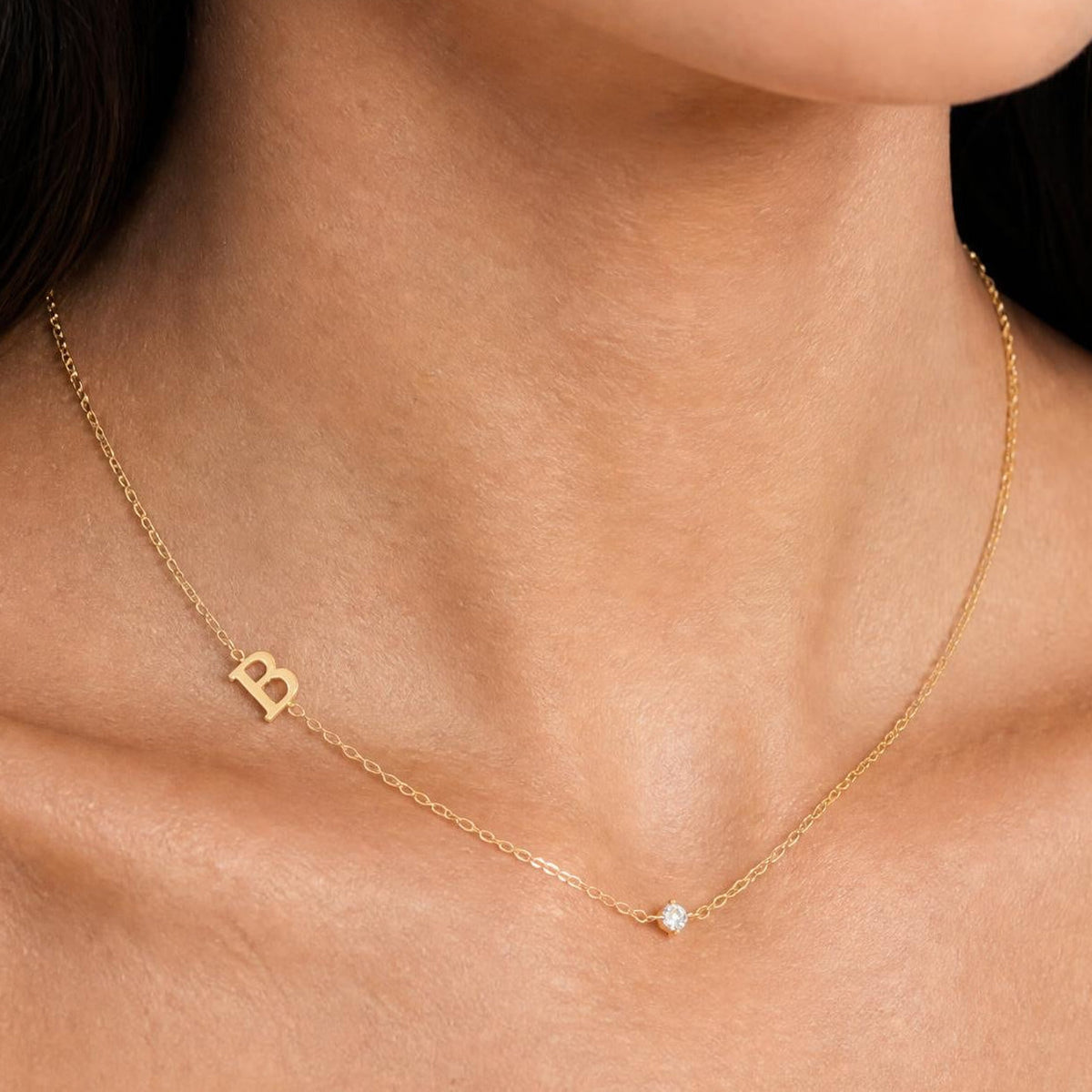 Collar con inicial y circonitas