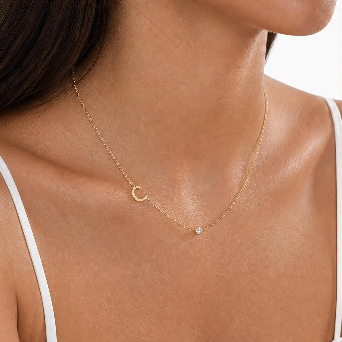 Collar con inicial y circonitas